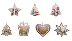 Set aus sieben unterschiedlichen, mehrschichtigen Christbaumanhängern aus hellem Naturholz und Farbakzenten.