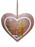 Mehrteiliger Christbaumanhänger aus Holz, Herzform, zeigt eine Rehfamilie und Tannenbäume in einer Winterlandschaft.