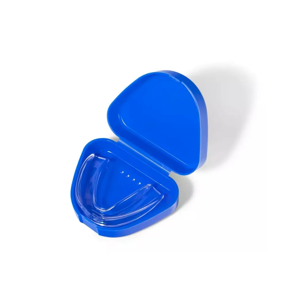 Zahnschiene in blauer Aufbewahrungsbox geöffnet - transparenter Mundschutz für Nacht und Sport - 4er Set