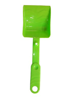 Sandschaufel aus dem 7-teiligen Sandspielzeug-Set